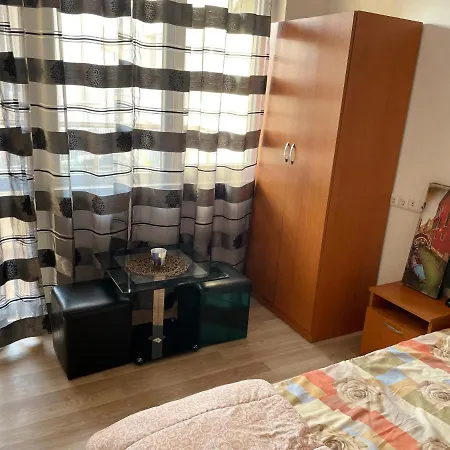 Студио Сарафово 2 *